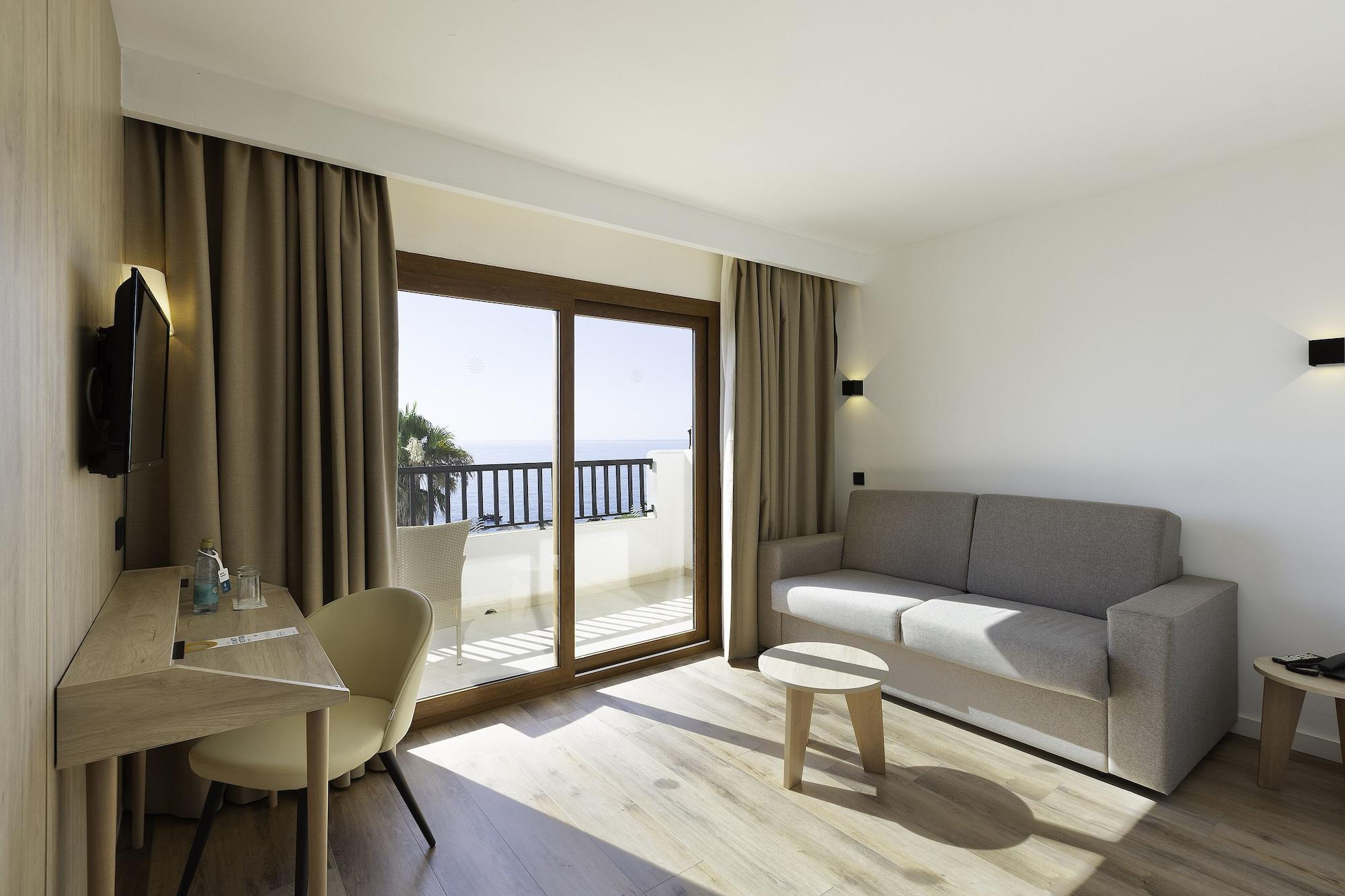 Alua Suites Las Rocas Cala d'Or  Exterior photo